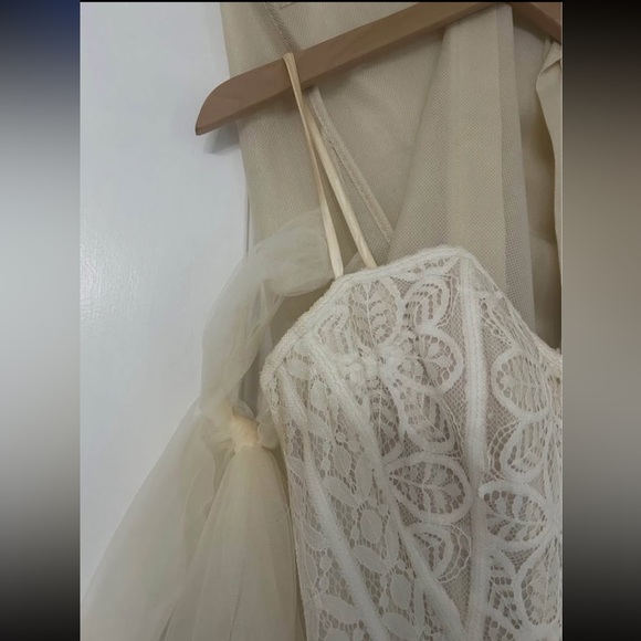 BHLDN Willowby Cordova Ophelia Wedding Dress - Picture 5 of 9